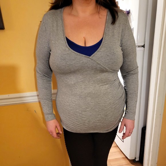 Beauhuty Tops - 🏷= $1 MUST Bundle Long Sleeve Grey Stretch Shirt